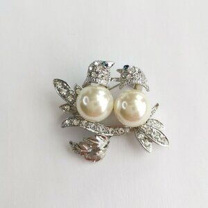 Love Birds Faux White Pearl Crystal Brooch Pin